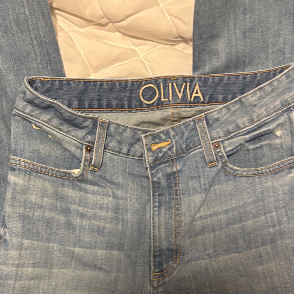 4/34 Olivia Kimes - Picture 3 of 4